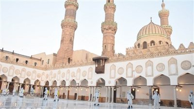 بالفيديو والصور | القوات المسلحة تُطهر وتُعقم المساجد الكبرى خلال رمضان 