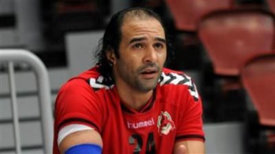  الاثنين المقبل.. الأسطورة حسين زكى يستعد للمباراة الفاصلة بديربي اليد