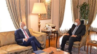 بالصور | شكري يُطلع نظيره اليوناني على آخر مُستجدات ملف سد النهضة