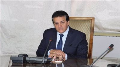 وزير التعليم العالي يستعرض خطة التحول الرقمي بالمراكز والمعاهد والهيئات البحثية