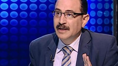 د. طارق فهمي: 