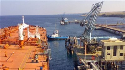 ليبيا تعلن إنهاء الخلاف بين البنك المركزي ومؤسسة النفط وعودة الإنتاج لميناء الحريقة