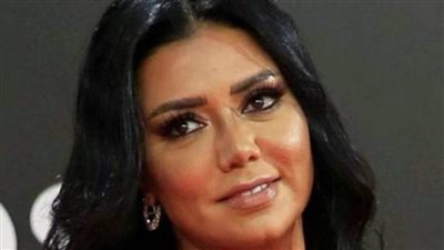 رانيا يوسف تهنىء الأقباط بـ