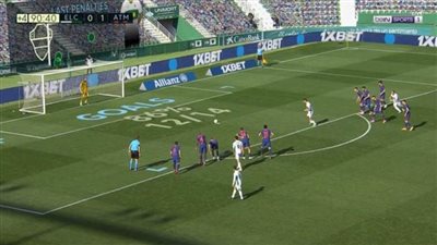 أتلتكو مدريد يهزم إلتشي ويتقدم خطوة نحو التتويج بالدوري الإسباني 