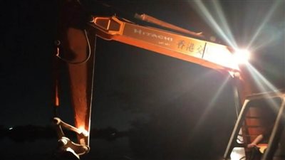 بالصور | القبض علي أحد المتعدين بالردم في نهر النيل أثناء الإفطار وتحويله للنيابة