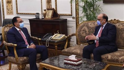 بالصور | رئيس الوزراء يلتقي السفير التونسي لدى مصر (تفاصيل)