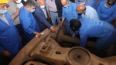 بالصور | الوزير يتفقد ورش جبل الزيتون لإصلاح وعمرات قطارات البضائع بالإسكندرية
