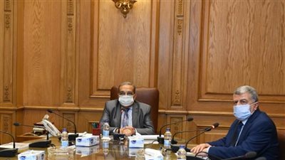 بالصور | وزير الإنتاج الحربي يتابع الخطط الاستثمارية والبحثية لعدد من الشركات التابعة