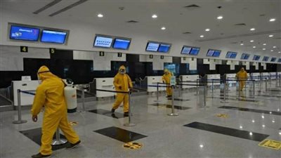 بالصور | استعدادًا لعيد الفطر.. عمليات تعقيم موسعة بجميع المطارات المصرية
