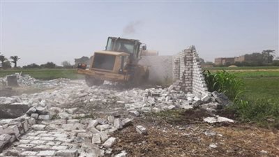 بالصور | إزالة جميع التعديات على الأراضي الزراعية خلال وقفة عيد الفطر