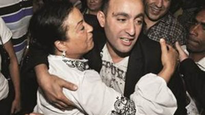 والدة أحمد السقا تهاجم مها احمد: