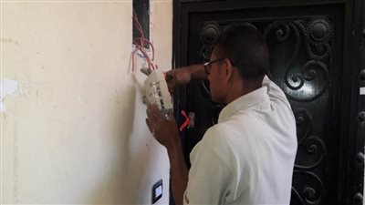 بالصور | غلق وتشميع 17 وحدة سكنية بالتجمع الثالث لمخالفة تغيير النشاط