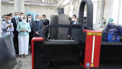 بالصور | وزيرة الصحة تتفقد مخازن وورش الإدارة العامة للتموين الطبي