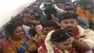 هربًا من قواعد الإغلاق.. حفل زفاف هندي على متن طائرة |فيديو 