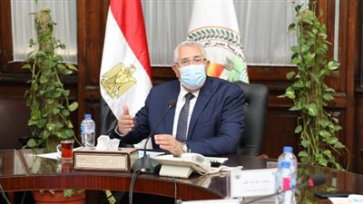 بالصور | القصير يبحث مستجدات العمل في شركة تنمية الريف المصري 