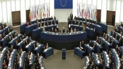 البرلمان الأوروبي يدعو إلى التنازل عن براءة اختراع لقاح كورونا 