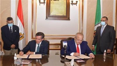التعليم العالي توقع اتفاقية مع الوكالة الفرانكوفونية لإنشاء مقر لها بجامعة القاهرة (صور)