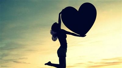 خربش الكارت وإعرف من تكون..  نجمة عاشت حياتها بالطول والعرض