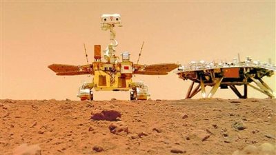 شاهد.. المركبة الصينية وضعت بصمتها على الكوكب الأحمر والتقطت سيلفي 