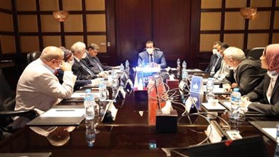 بالصور | د. خالد عبدالغفار يرأس اجتماع اللجنة العليا للفيروسات التنفسية