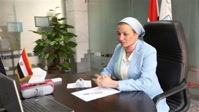 بالصور | وزيرة البيئة ومحافظ الإسماعيلية يبحثان البدء في التنفيذ الرسمي لمنظومة 