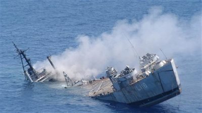 غرق سفينة على متنها 300 شخص قبالة السواحل اليمنية