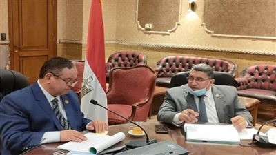 بالصور | الجمارك: إعفاء العالقين من أي غرامات نتيجة تعرضهم للتأخير بالموانئ الحدودية