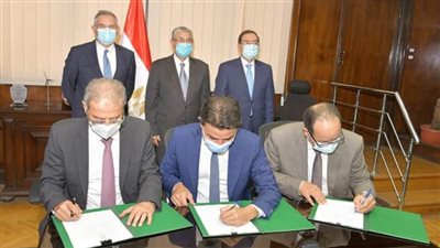 بالصور | وزيرا البترول والكهرباء يشهدان توقيع مذكرة تفاهم مع إيني الإيطالية