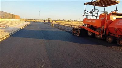بالصور | تنفيذ أعمال الطرق بمشروعي 