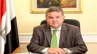 وزير قطاع الأعمال العام يتابع مشروعات تطوير شركتي الدلتا والنصر للأسمدة