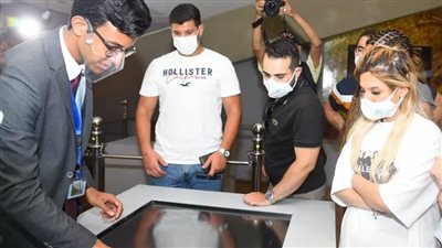 وفد الشباب المصري واليوناني والقبرصي يزور مكتبة الإسكندرية ويتعرف على مقتنياتها