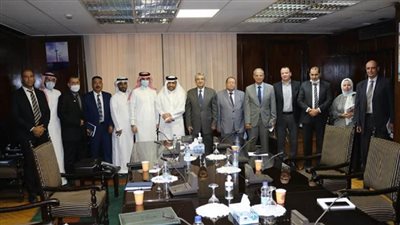 بالصور | وزير الكهرباء يبحث مع وفد شركة الفنار السعودية سبل التعاون المستقبلي