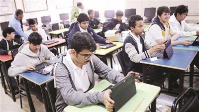 وزير التعليم: الطالب سيحتفظ بالتابلت بعد انتهاء الامتحانات