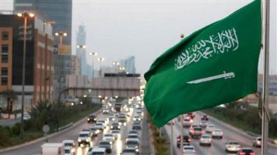 السعودية تمدد الإقامات للوافدين بالخارج وتأشيرات الخروج والعودة دون مقابل