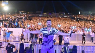 أيقونة العصر.. تامر حسنى يحيى حفلا أسطوريا فى العلمين الجديدة ويشعل المسرح باستعراضات عالمية