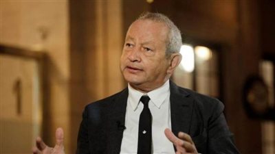 ساويرس يطالب بإلزام جميع المصريين بتلقي لقاح كورونا