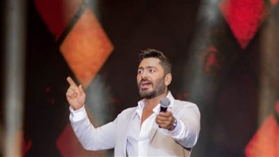 أيقونة الغناء.. تامر حسنى يتألق فى حفل كامل العدد بأبو ظبى بحضور عالمى ضخم