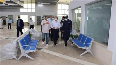 بالصور | وزير الطيران المدني في زيارة تفقدية لمطار العلمين الدولي