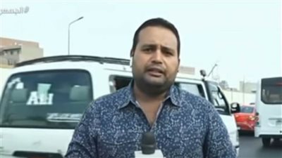 مراسل يتعرض لحادث على الهواء (فيديو)