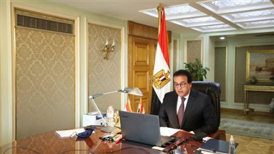 د. خالد عبد الغفار يستعرض تقريرًا حول الخطة الشاملة لتطوير منشآت ومرافق معهد إعداد القادة