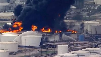 انفجار هائل في مجمع مواد كيمياوية بألمانيا (فيديو)