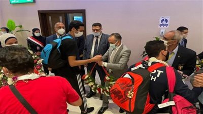 بالصور | استقبال حافل من الشباب والرياضة لأبطال التايكوندو بمطار القاهرة