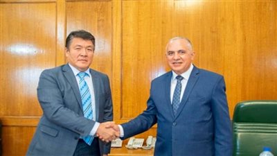 بالصور | وزير الري يلتقي مدير عام المنظمة الإسلامية للأمن الغذائي