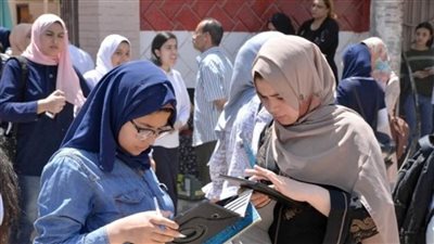 الانتهاء من أداء آخر امتحان بالثانوية العامة 