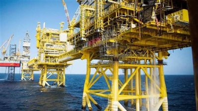 أسعار النفط ترتفع مدفوعا بتراجع مخزون الوقود الأميركي 