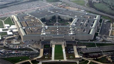 الشرطة الأمريكية تغلق مبنى وزارة الدفاع بعد إطلاق نار بالقرب منها