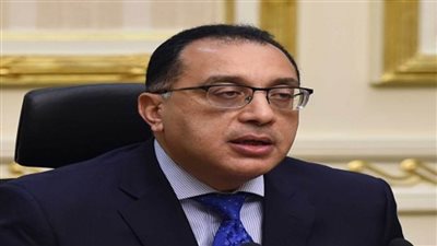 رئيس الوزراء يستهل زيارته للإسماعيلية بتفقد صوامع القمح بمركز أبو صوير