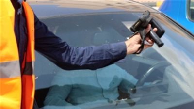 سحب 3 آلاف رخصة لعدم تركيب الملصق الإلكتروني