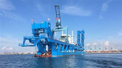 رئيس الوزراء يدشن الكراكة حسين طنطاوي ويرفع علم مصر عليها