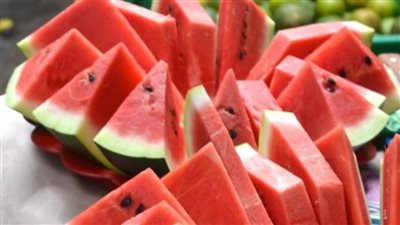الصحة: تناول البطيخ يمد الجسم بالرطوبة فى الجو الحار 